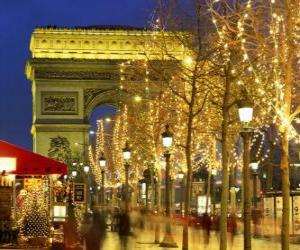 yapboz Champs Elysées arka planda Arc de Triomphe ile yılbaşı için süslenmiş. Paris, Fransa